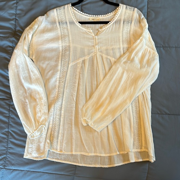 Mystree Tops - White tunic top with cute detail. Sheer and fits loose.